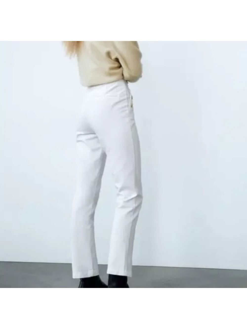NWT Zara Gold Button Straight Leg White Jeans - Picture 4 of 11